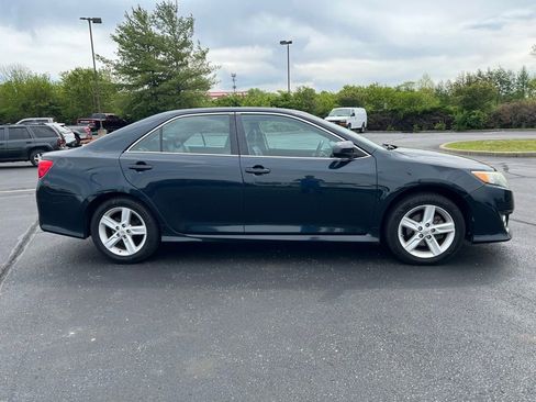 Used 2014 Toyota Camry SE w/ Protection Package FWD image 5