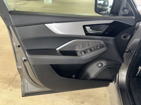 Used 2023 Acura MDX SH-AWD image 18