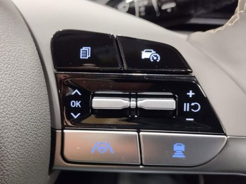 Used 2025 Hyundai Elantra SEL FWD image 21
