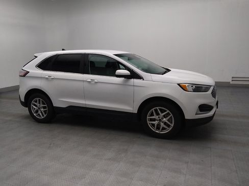 Used 2023 Ford Edge SEL image 11