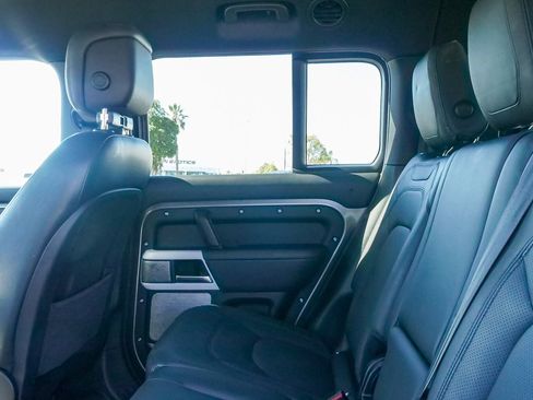 Used 2023 Land Rover Defender 130 S image 15