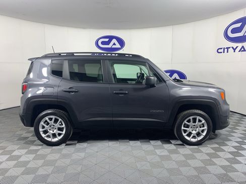 Used 2022 Jeep Renegade Latitude w/ Convenience Group image 2