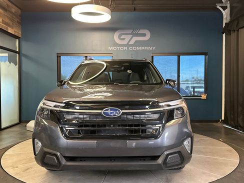 Used 2025 Subaru Forester Touring AWD/4WD image 8
