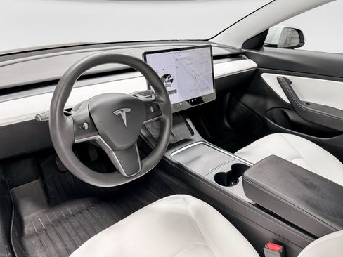 Used 2021 Tesla Model 3 Standard Range Plus RWD image 14