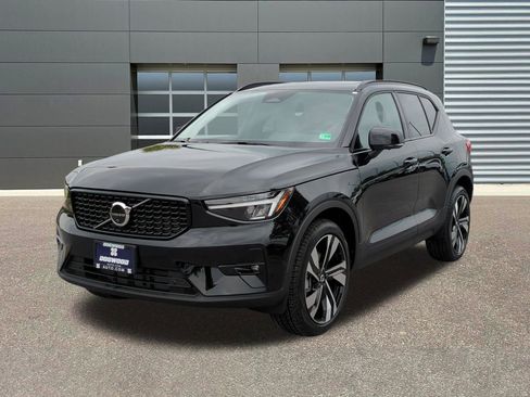 New 2026 Volvo XC40 B5 Plus w/ Protection Package Premier image 3