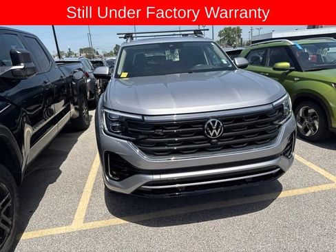 Used 2024 Volkswagen Atlas SEL Premium R-Line AWD/4WD image 4