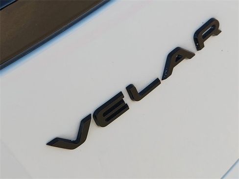 Used 2025 Land Rover Range Rover Velar Dynamic SE image 12