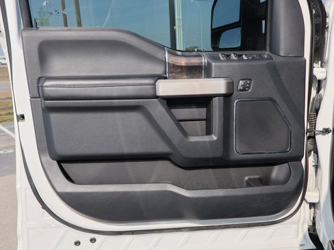 Certified 2022 Ford F250 Lariat w/ Tremor Off-Road Package image 14