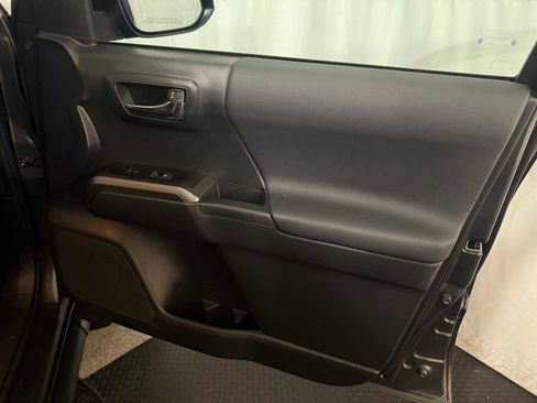 Certified 2023 Toyota Tacoma TRD Sport image 28