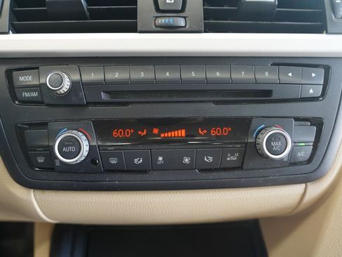 Used 2013 BMW 320i Sedan RWD image 18