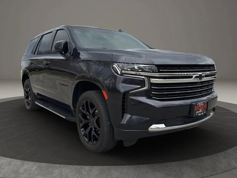 Used 2022 Chevrolet Tahoe LT w/ Luxury Package AWD/4WD image 8