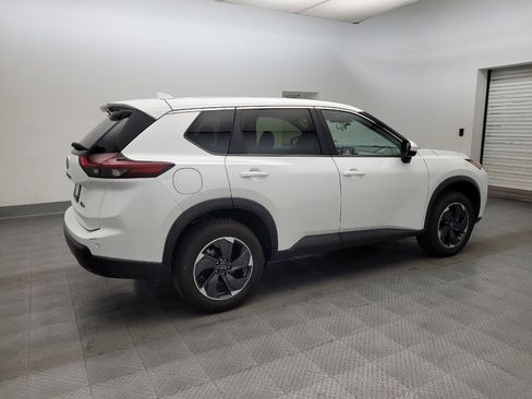 Used 2024 Nissan Rogue SV AWD/4WD image 10