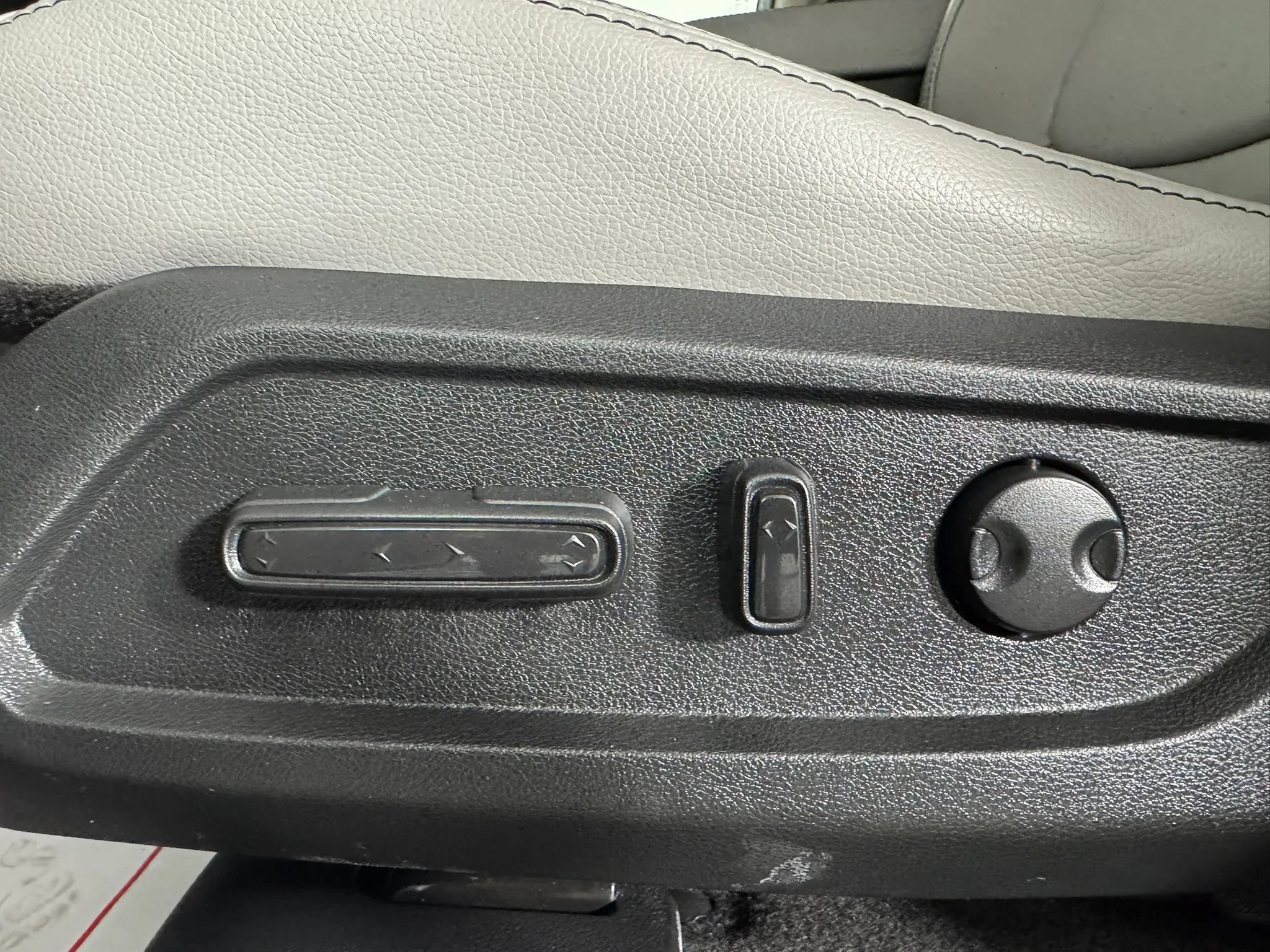 Used 2025 Honda Pilot EX-L image 34
