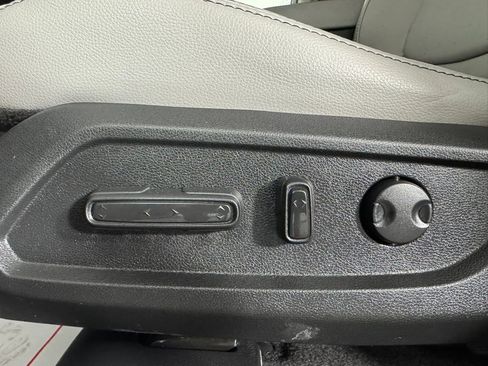 Used 2025 Honda Pilot EX-L image 34