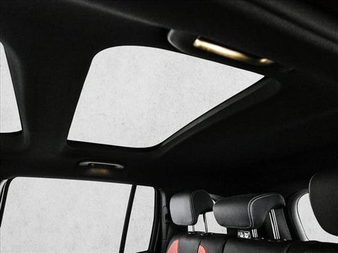 Used 2022 Mercedes-Benz GLB 35 AMG 4MATIC image 21