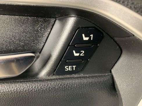 Used 2022 Toyota RAV4 XSE AWD/4WD image 18