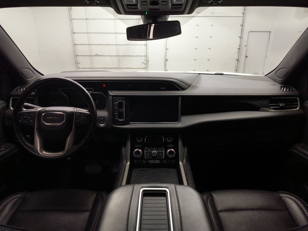 Used 2021 GMC Yukon Denali AWD/4WD image 17