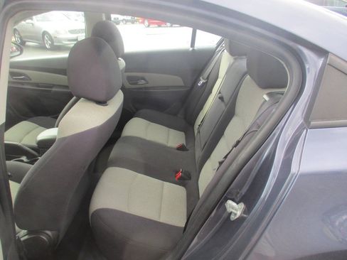 Used 2014 Chevrolet Cruze LS FWD image 6