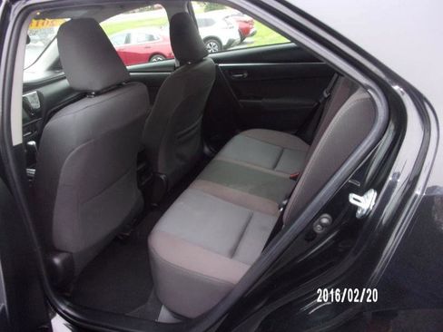 Used 2018 Toyota Corolla LE image 10