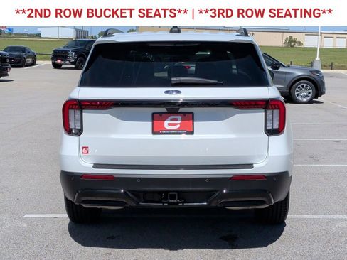 Used 2025 Ford Explorer ST-Line image 7