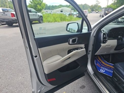 Used 2022 Kia Sorento SX Prestige w/ Panoramic Sunroof Package AWD/4WD image 23
