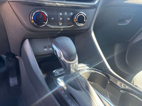 Used 2025 Buick Encore GX Preferred image 40