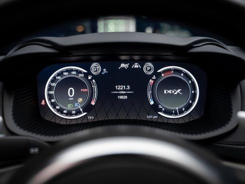 Used 2023 Aston Martin DBX AWD/4WD image 45
