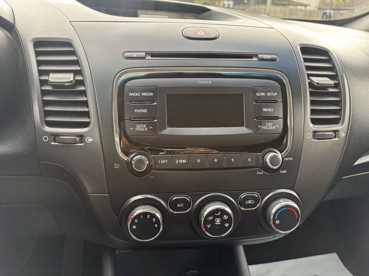 Used 2017 Kia Forte LX FWD image 25