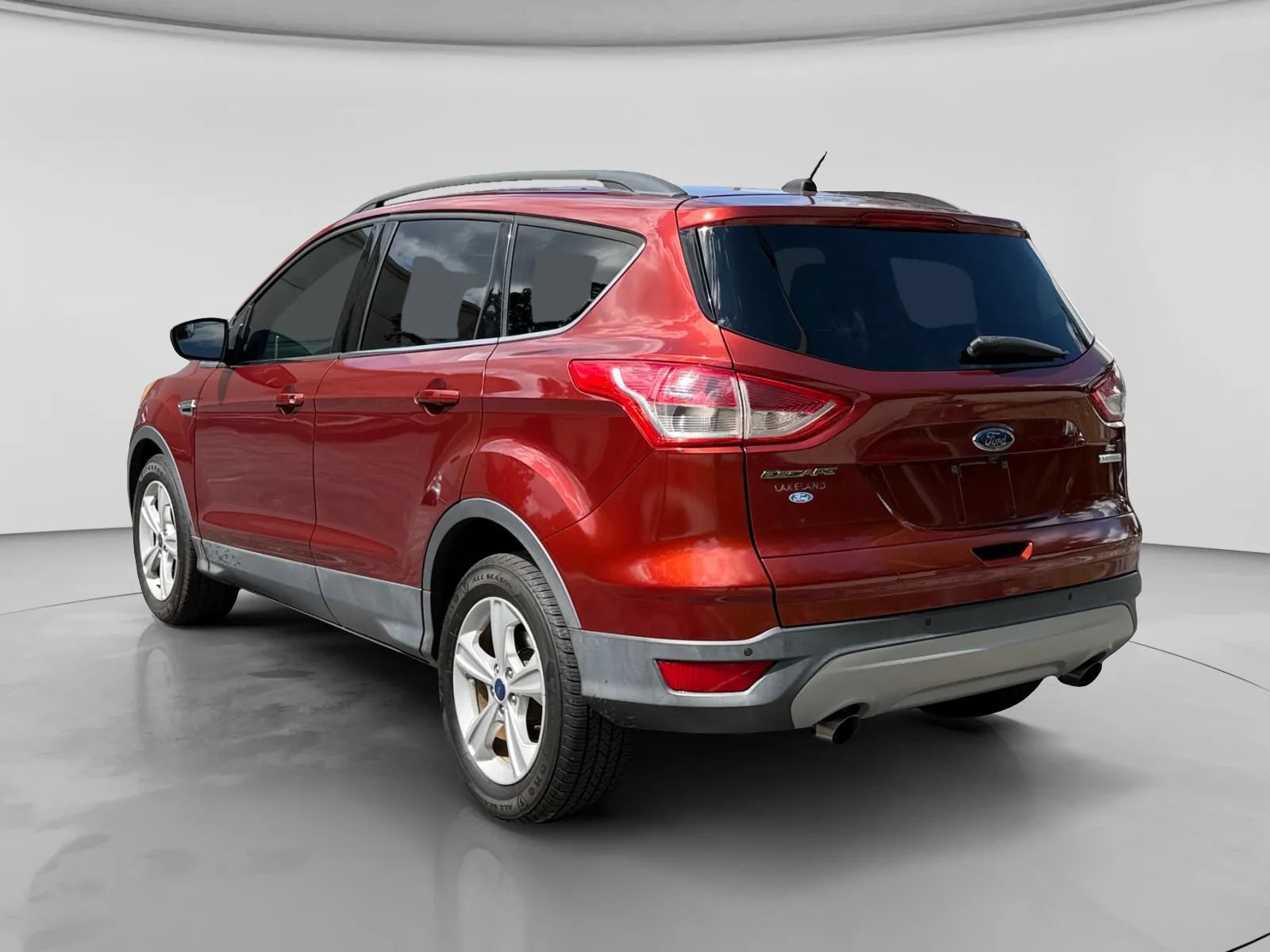 Used 2016 Ford Escape SE w/ Equipment Group 201A FWD image 3