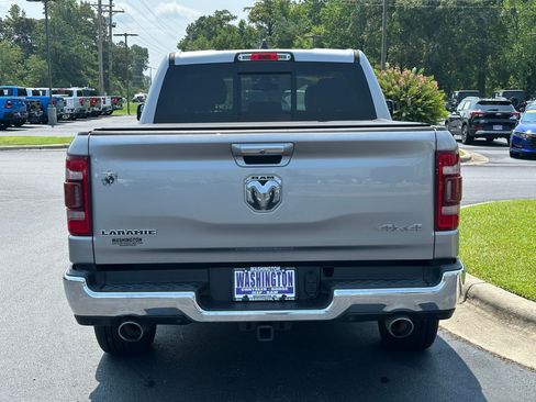 Used 2019 RAM 1500 Laramie AWD/4WD image 6
