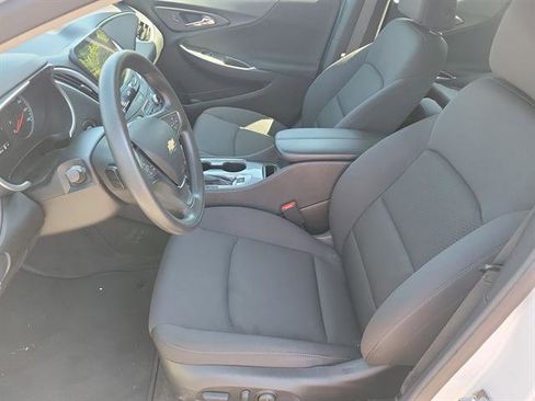 Used 2024 Chevrolet Malibu LT FWD image 3