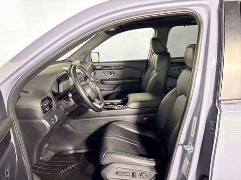 Certified 2025 Honda Pilot TrailSport image 12