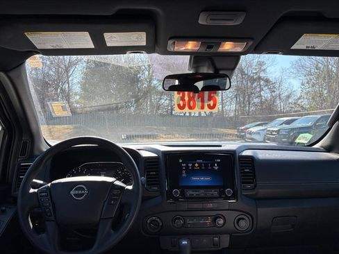 Certified 2023 Nissan Frontier SV w/ Midnight Edition Package image 8