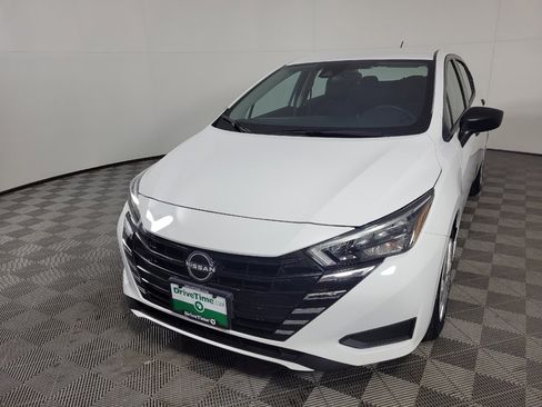 Used 2025 Nissan Versa S w/ Trunk Package FWD image 15