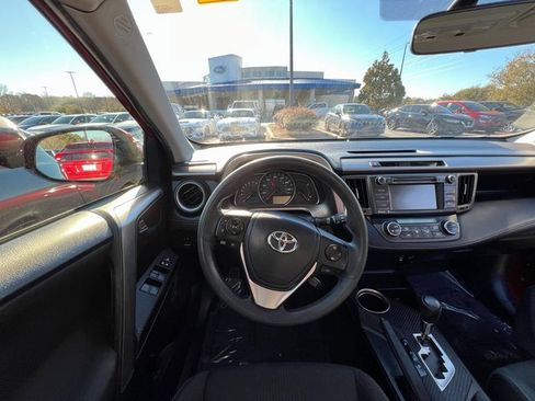 Used 2015 Toyota RAV4 XLE image 10