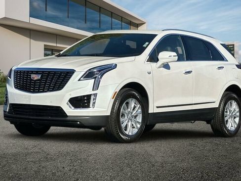 New 2026 Cadillac XT5 Luxury w/ LPO, Floor Liner Package AWD/4WD image 8
