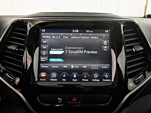 Used 2020 Jeep Cherokee Limited image 11