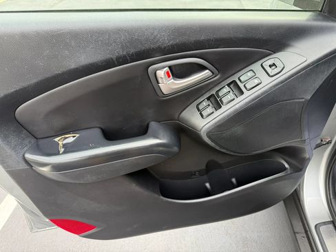Used 2013 Hyundai Tucson Limited w/ Premium Pkg FWD image 10