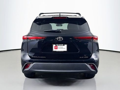 Certified 2021 Toyota Highlander XLE AWD/4WD image 6