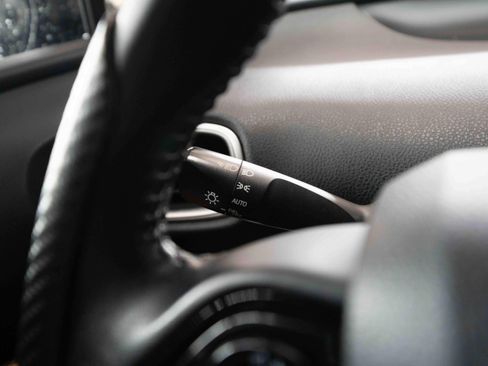 Used 2020 Toyota Prius Prime XLE FWD image 13