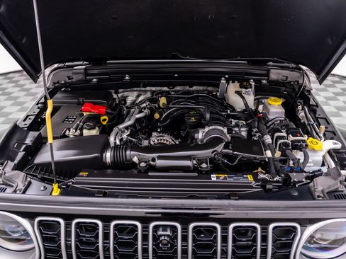 Used 2024 Jeep Wrangler Unlimited Sahara w/ Technology Group AWD/4WD image 32