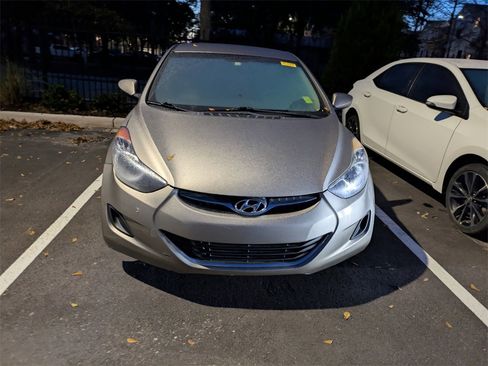 Used 2013 Hyundai Elantra GLS image 2