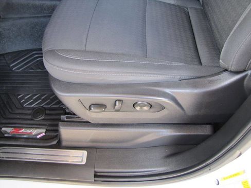 Used 2024 Chevrolet Silverado 2500 LT AWD/4WD image 14