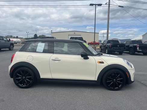 Used 2018 MINI Cooper 2-Door Hardtop FWD image 12