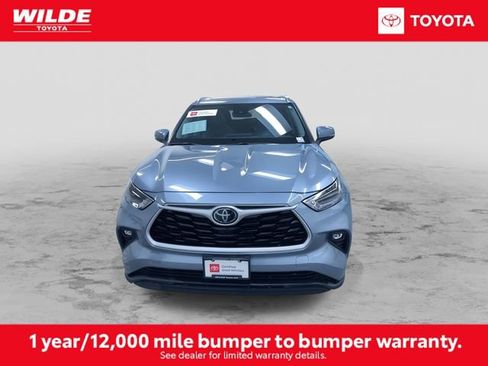 Certified 2021 Toyota Highlander XLE AWD/4WD image 4