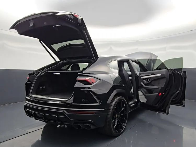 Used 2022 Lamborghini Urus AWD/4WD image 21