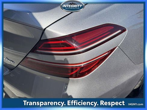 Used 2025 Genesis G70 2.5T image 6
