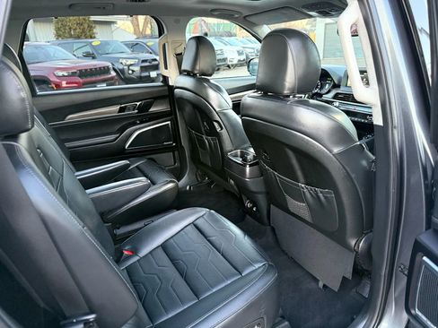 Used 2020 Kia Telluride SX w/ SX Prestige Package image 24