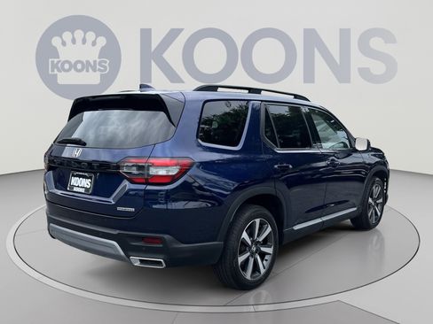 Used 2024 Honda Pilot Touring image 7