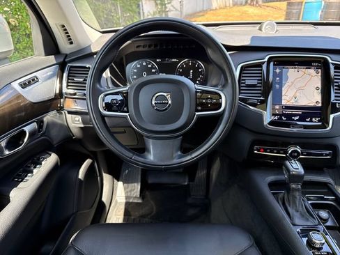 Used 2018 Volvo XC90 T6 Momentum w/ Convenience Package AWD/4WD image 18